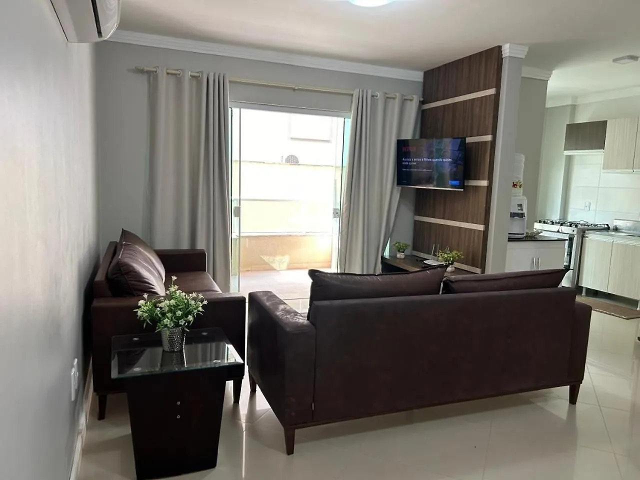 260 - Excelente Custo Beneficio A 100M Da Praia Bombinhas