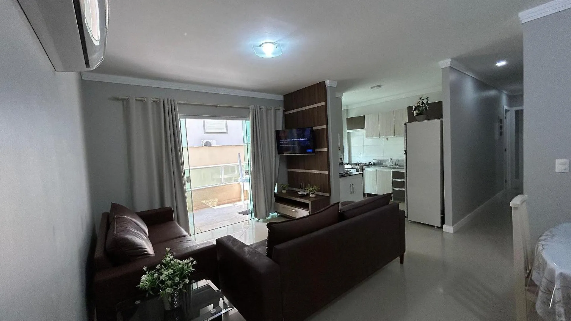260 - Excelente Custo Beneficio A 100M Da Praia Bombinhas 0*,